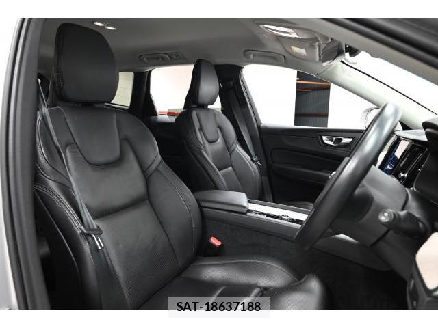 Volvo XC60 2021-10 8647917-12