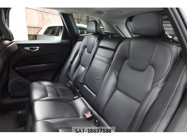 Volvo XC60 2021-10 8647917-15