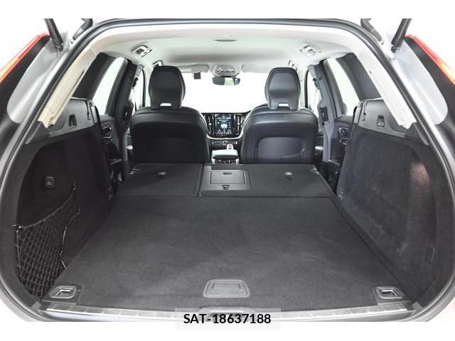 Volvo XC60 2021-10 8647917-16