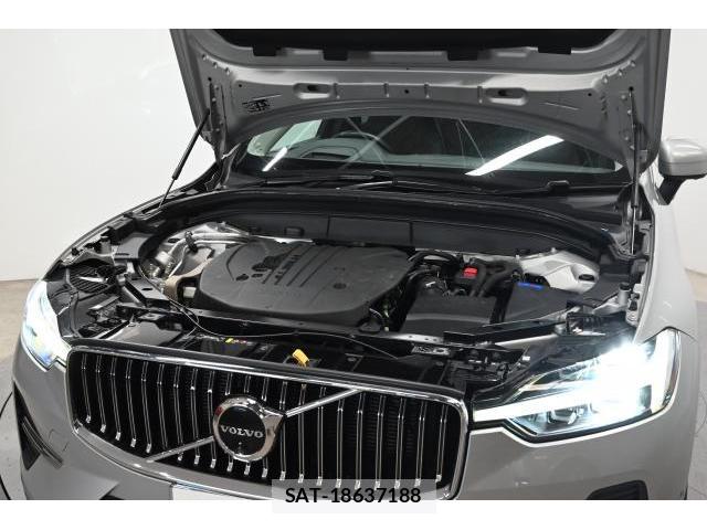 Volvo XC60 2021-10 8647917-18