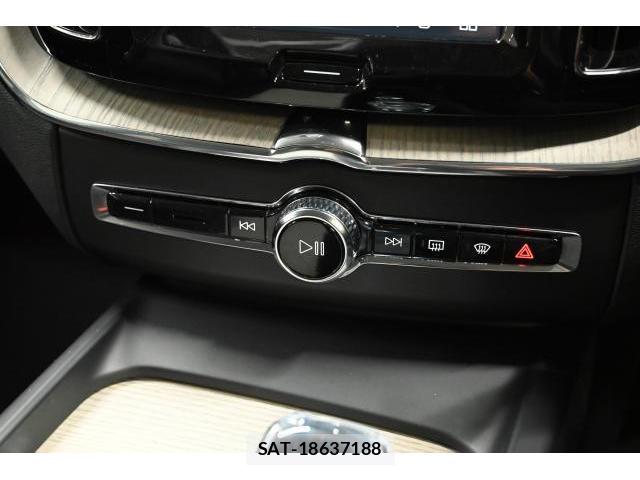 Volvo XC60 2021-10 8647917-8