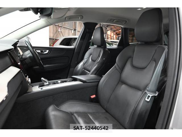 Volvo XC60 2022-01 8647919-14