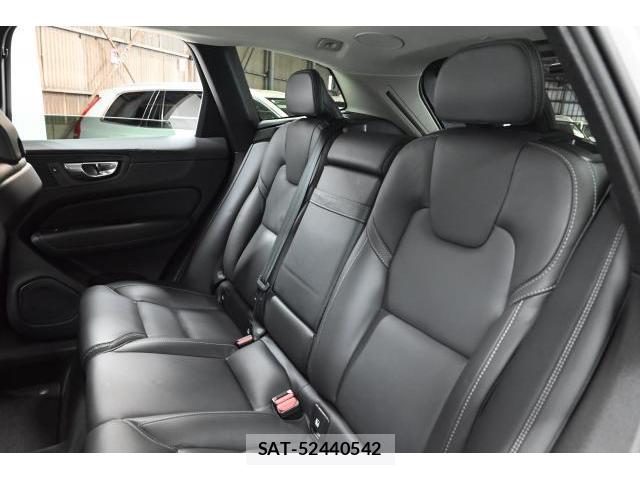 Volvo XC60 2022-01 8647919-15