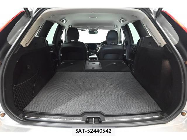 Volvo XC60 2022-01 8647919-16