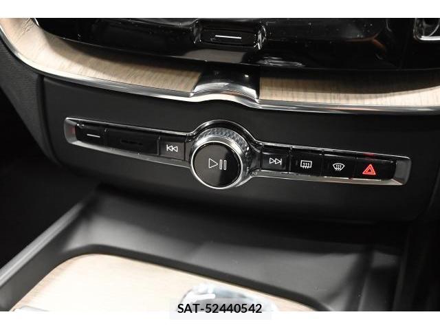 Volvo XC60 2022-01 8647919-8