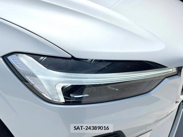 Volvo XC60 2022-01 8649590-14