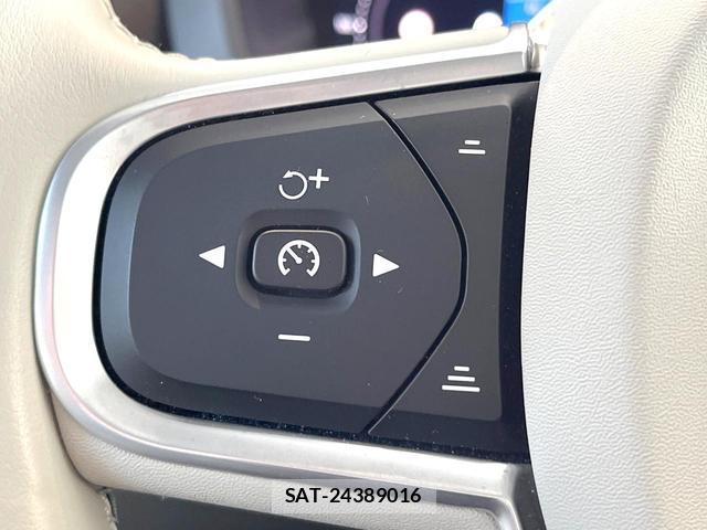 Volvo XC60 2022-01 8649590-7