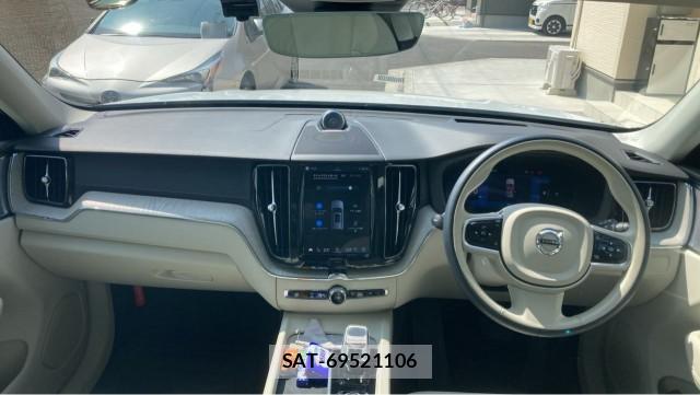 Volvo XC60 2023-09 8651444-2