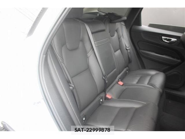 Volvo XC60 2021-06 8651909-14