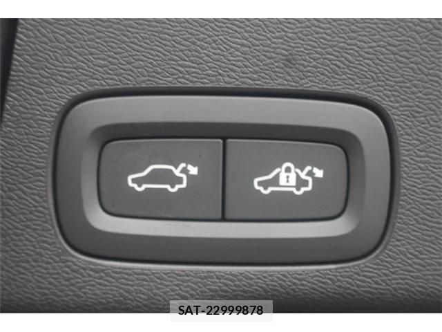 Volvo XC60 2021-06 8651909-5