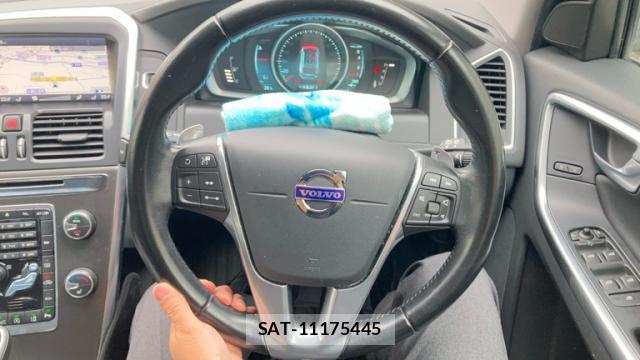 Volvo XC60 2014-02 8652760-14