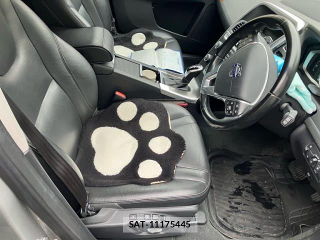 Volvo XC60 2014-02 8652760-8