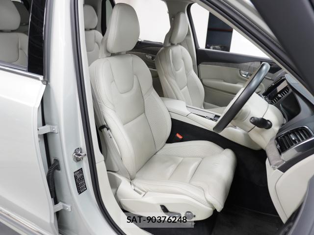 Volvo XC90 2022-03 8647915-12