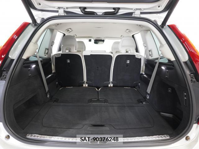 Volvo XC90 2022-03 8647915-16