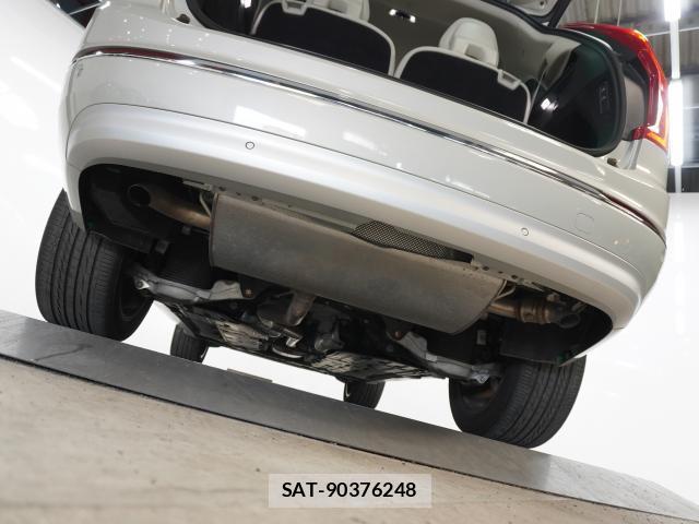Volvo XC90 2022-03 8647915-18