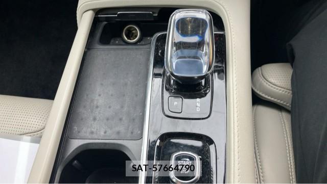 Volvo XC90 2022-03 8651459-14