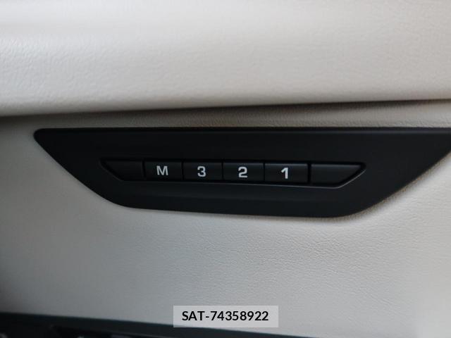 Jaguar XE 2019-07 8648249-10