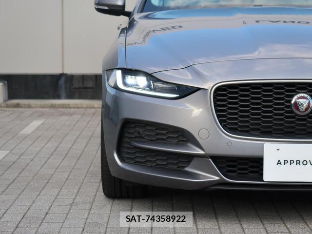 Jaguar XE 2019-07 8648249-13