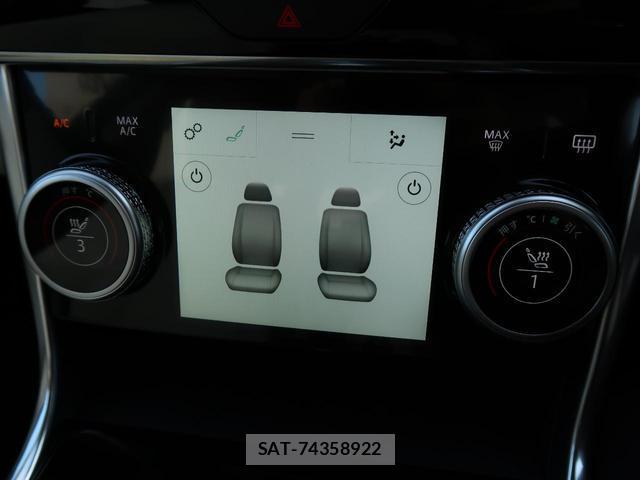 Jaguar XE 2019-07 8648249-5