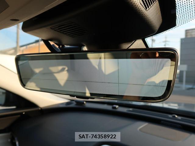 Jaguar XE 2019-07 8648249-7