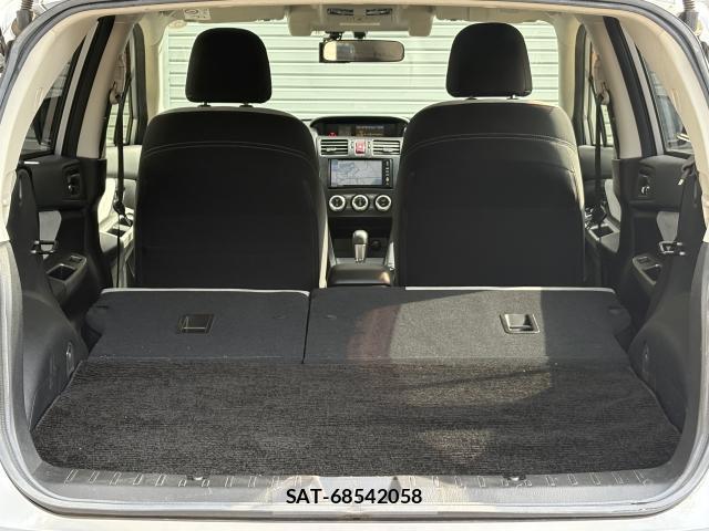 Subaru XV HYBRID 2013-08 8647131-9