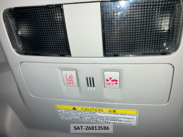 Subaru XV 2013-11 8648486-11