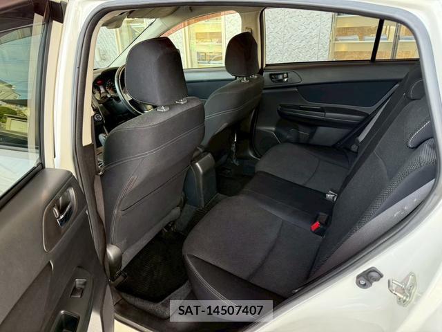 Subaru XV 2013-03 8649380-11