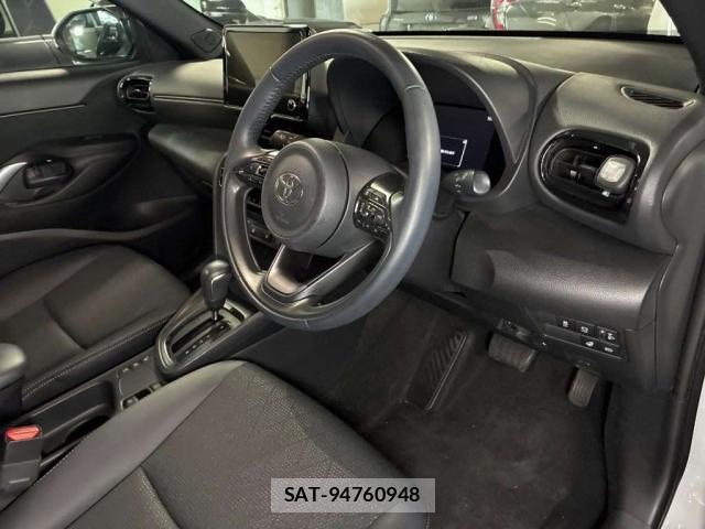 Toyota YARIS CROSS 2024-11 8647025-3
