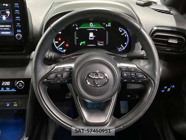 Toyota YARIS CROSS 2023-11 8647322-11