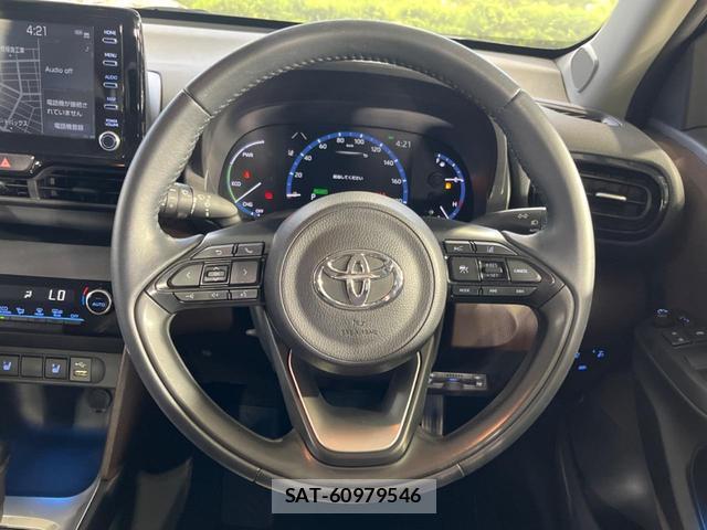 Toyota YARIS CROSS 2021-11 8647922-11