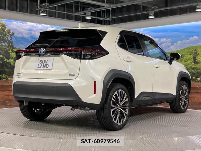 Toyota YARIS CROSS 2021-11 8647922-17
