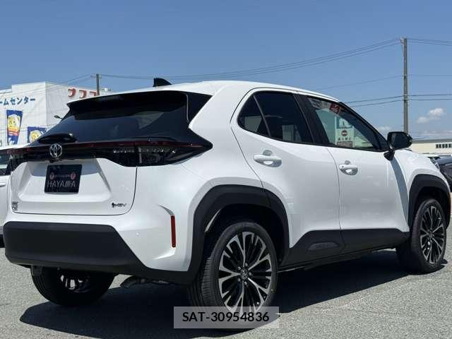 Toyota YARIS CROSS 2026-08 8648166-1