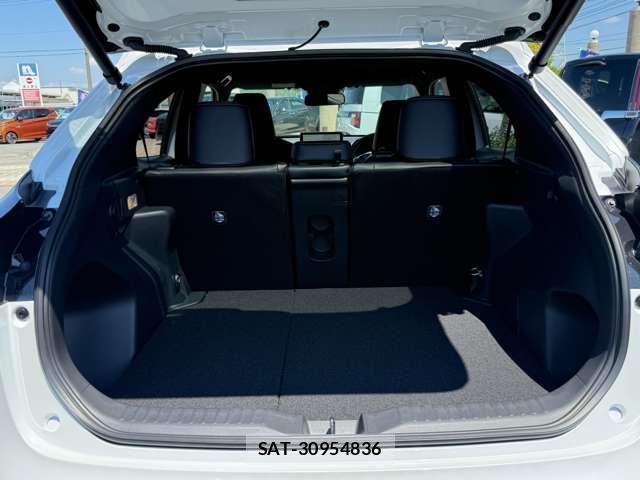 Toyota YARIS CROSS 2026-08 8648166-15