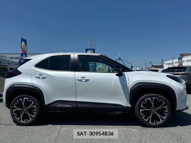 Toyota YARIS CROSS 2026-08 8648166-3