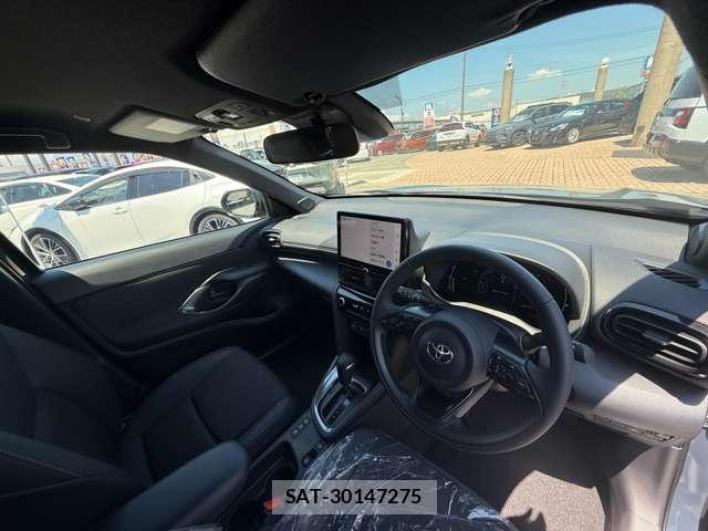 Toyota YARIS CROSS 2026-08 8648172-12