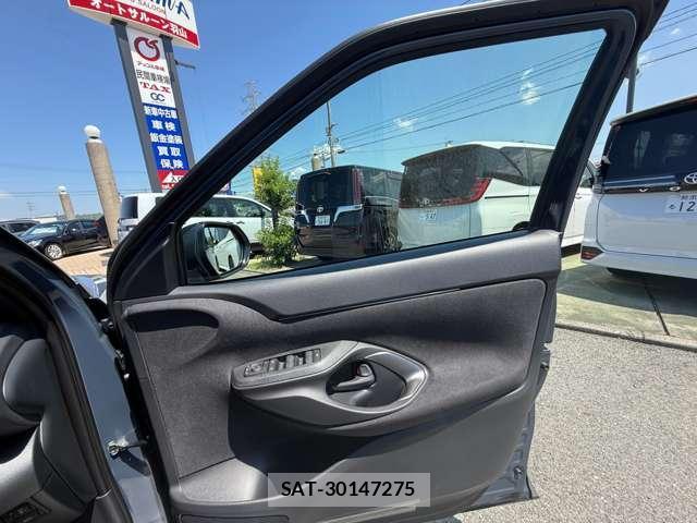Toyota YARIS CROSS 2026-08 8648172-17
