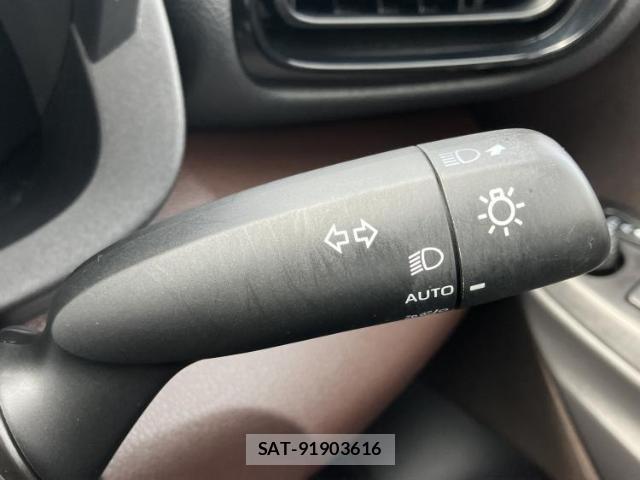 Toyota YARIS CROSS 2022-03 8648742-13