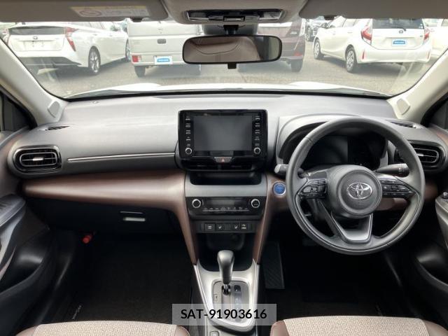 Toyota YARIS CROSS 2022-03 8648742-3