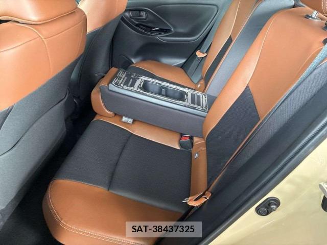 Toyota YARIS CROSS 2025-03 8648899-6