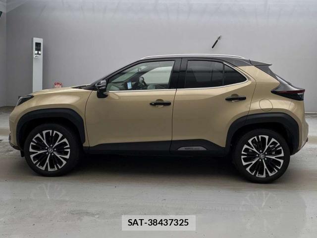 Toyota YARIS CROSS 2025-03 8648899-7