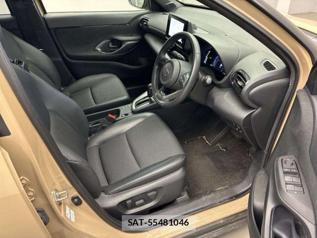 Toyota YARIS CROSS 2024-04 8648900-3