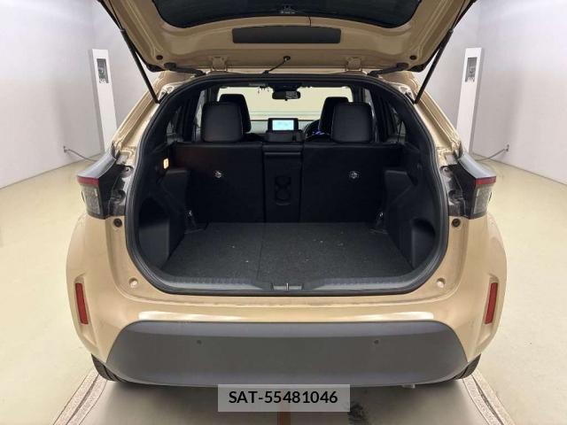Toyota YARIS CROSS 2024-04 8648900-7