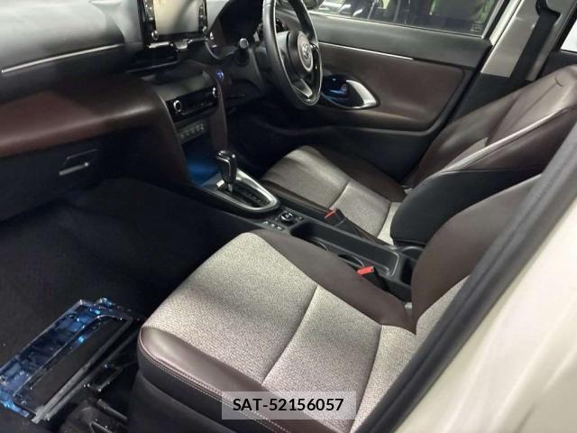 Toyota YARIS CROSS 2021-06 8649086-7