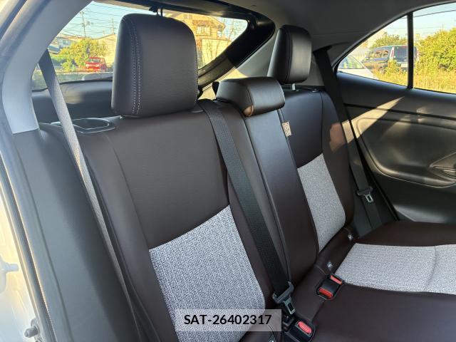 Toyota YARIS CROSS 2022-01 8649929-11