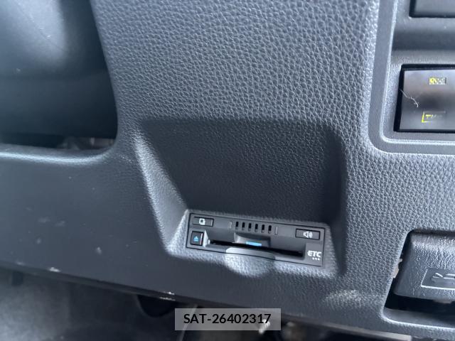 Toyota YARIS CROSS 2022-01 8649929-18