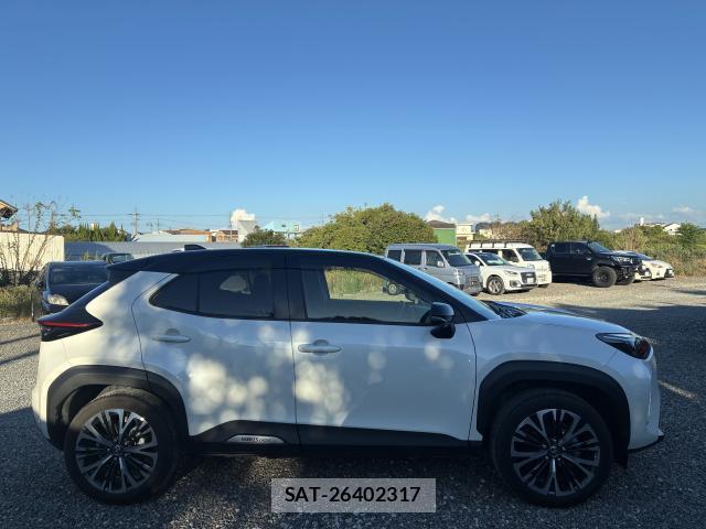 Toyota YARIS CROSS 2022-01 8649929-6