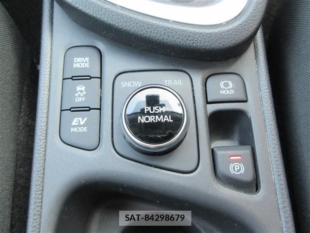 Toyota YARIS CROSS 2022-05 8650144-14