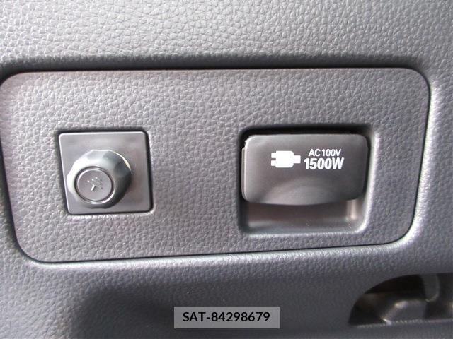 Toyota YARIS CROSS 2022-05 8650144-15