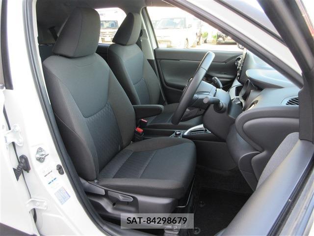 Toyota YARIS CROSS 2022-05 8650144-17