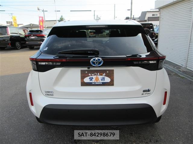 Toyota YARIS CROSS 2022-05 8650144-4